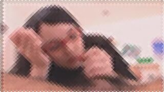 【手コキ】藤崎セシル ハーフ系のメガネ美女が興味津々で勃起ペニスをシコシコ手コキしてくれるので2人がかりで濃厚ザーメンぶっかけｗ
