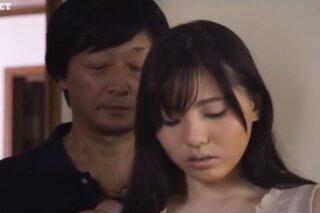 〈エロドラマ〉事故によって不能になった夫！愛する妻のために介護師に竿師を頼む！激烈一挿快楽絶頂！ww