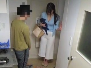 〖人妻熟女〗お願いすれば、ひょっとしてエッチさせてくれる？そんな噂の家政婦を頼んでみたら‥