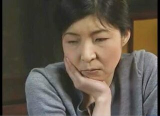 【HENRYドラマ】夫がいない日中の手持無沙汰な時間は天井から覗くヤバい男にムリハメされる妄想で擦るのです…