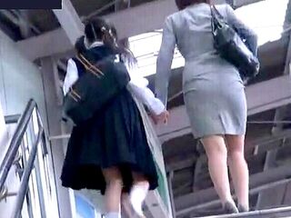 ＜親子丼＞鬼畜の電車痴漢に崩れる悲劇の母娘！羞恥な肉便器調教に屈するエロ巨乳な母親を車内で輪姦強姦する屈辱レイプ＜美熟女＞