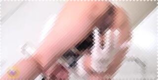 【トイレ脱糞】収集癖のある変態女子がうんこの掴み取りにチャレンジ！自分の肛門から出てくる糞を上手に取れるかな？