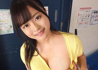 【VR】ゴミ出し場で隣人の奥さん(奏音かのん)に痴女られて手コキでシコシコと抜かれる