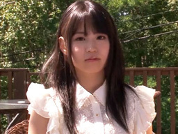 ウブさの残る美少女が初めての撮影H