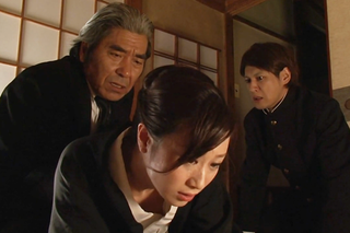 〈喪服ドラマ〉世話になった社長の家に焼香に訪れる小唄の師範。実は愛人。頼る術のなくなった女は書生の男と…毒花であった