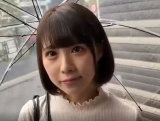 【素人痴女】アイドル顔で乳首を擦り睾丸マッサから馬乗りになって膣内射精を誘っちゃうシロウト女子