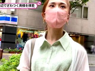 【スレンダー×素人】企画ナンパされたスレンダーの人妻がエロSEX！潮吹きおしっこ！人妻セルフ・イラマチオ！