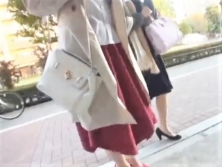 〖人妻ﾅﾝﾊﾟ〗美しい産後妻がターゲット 最初は恥らいつつも最後は体をくねるほどイキまくる