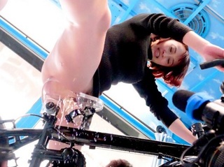 【アクメバイクｘ潮吹き】『いぐぅ♡きもちぃ♡』スレンダー巨乳おっぱい美人若妻がバイブハメ潮おもらしｗｗ《素人人妻企画》