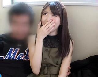 可愛い顔してド変態な２１歳ＪＤがカメラに向かっておしっこジョボボ～♡性欲あふれるスレンダーボディを３Ｐで犯されてイキ狂う