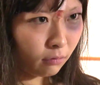 『ヘンリー塚本作品』「母親にDVされたか…俺のマラで癒してやろうか？」母の再婚相手とハメてしまった連れ子。