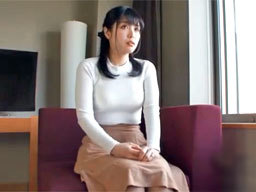 結婚を機に専業主婦になり社会と接点を持たずに過ごしてきた美人妻が浮気！