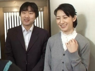 〖熟女〗年齢を感じさせない美しいバストは必見 中年夫婦の濃厚なまぐわい