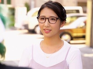 「マッサージしてくれるんですか！」美乳スレンダーなお姉さんをナンパしてマッサージから挿入セックスへ！
