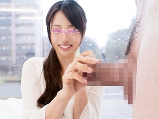 【人妻ナンパ】結婚6年目の素人奥様♥ 目の前にいきなりデカチンを差し出し、追撃無限ピストンでマジイキSEX！