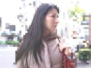 〔熟女軟派〕四十路とは思えない美しいバスト 電マと手マンで大絶叫