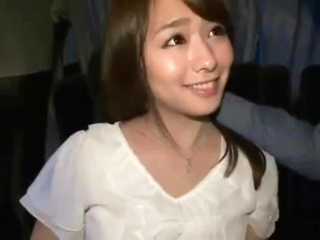 旦那と子どもすぐそこにいるのに不倫セックスしちゃうドスケベ不貞妻の白石茉莉奈