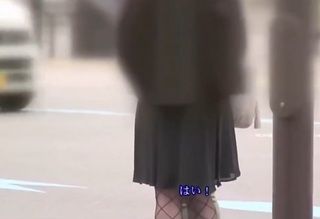人妻ナンパ「時間無いの…」パーティ出席前のムチムチ巨乳おっぱい素人美魔女・美熟女おばさん捕まえ車の中で速攻中出しｗ