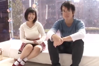 〈マジックミラー×女子大生〉このメガネ男子。賞金にかこつけてモモカちゃんの爆乳狙っていたのはお見通しだ！ww