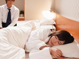 ずっと憧れていた女上司と泊りの仕事！願ってもない相部屋で思いのたけを膣奥にぶつける部下くん♡