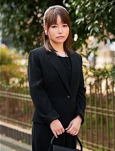 『主人が死んで一度もしてなくて…』旦那を亡くした美人妻が久しぶりに生ハメSEX！！