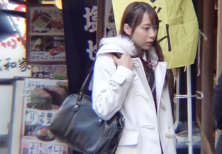 素人ナンパ「いぐっ♥いぐぅ♥」田舎から出てきたスレンダー巨乳おっぱいの清楚美人・軟体美少女が野球拳で種付けプレスSEX！