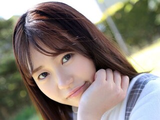 【北山憂】カメラの前でミニマムボディとセックスを魅せる親が歯科医の箱入り娘