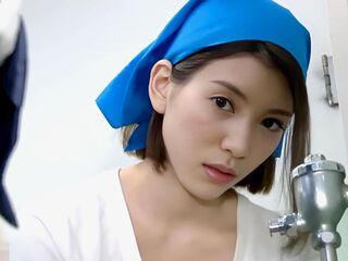 トイレで遭遇したデカチンに発情！エロ巨乳な”三十路”美熟女のドS痴女な胸チラ誘惑に我慢できず連続射精×連続中出し＜不倫＞