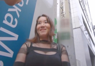 《人妻ナンパでアナルセックス》「お尻凄いぃ♥」ムチムチ巨乳おっぱいの素人美魔女・美熟女おばさんの肛門を性器として使うｗ