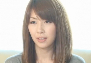 【美魔女】「本当はダメなのよ♡」スレンダー巨乳おっぱい人妻熟女おばさんがお風呂で撮られながら我が子のチンポを舐めるｗ