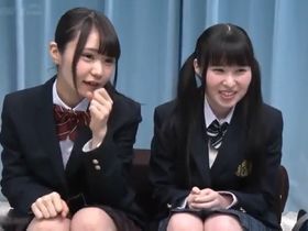 ナンパされた制服女子2人組が発育途上のおっぱいを揉まれまくって4Pセックス！