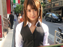 リーマンの聖地新橋で疲れた男たちを癒やすバー店員