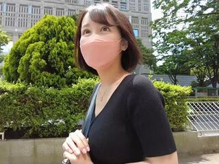 真面目そうな三十路素人奥さんをGETし巧みにハメるエロ企画‼電マ責めで大量潮吹き＆不倫セックスしエロアクメ【熟女ナンパ】
