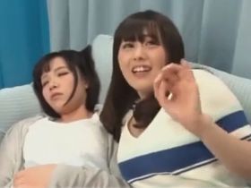 ナンパされたホロ酔い女子大生2人組がお酒の勢いにまかせて3P体験！