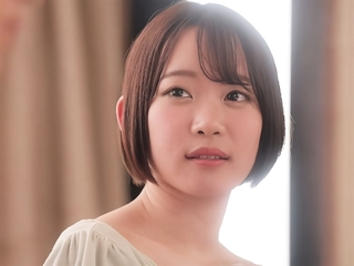 【人妻NTR】ゴキブリが出て困っている可愛らしい人妻さん！虫を倒してくれた男性に強引にハメられる！【架乃ゆら】