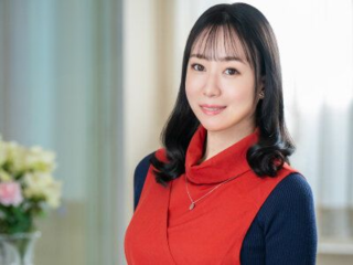 【熟女初撮り】清楚美人な四十路奥さんがえちえち撮影⁉夫以外の勃起チンポで膣内射精されてしまう浮気奥様が不倫SEX‼