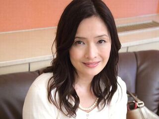 【熟女ナンパ】五十路素人奥さんが夫を裏切りエロ不倫⁉旦那以外の男の肉棒で生ハメ中出しされてしまう淫乱ビッチ浮気奥様‼