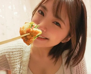 【巨乳パイパン】丁寧に咥えフル勃起のデカマラで容赦なく突き上げられるエロ乳女